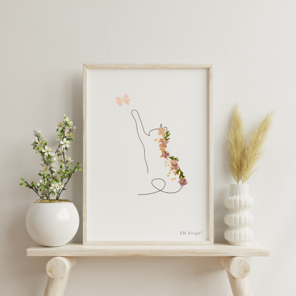 Botanisk line art-poster -Katt & Fjäril med syrén och fläderblom